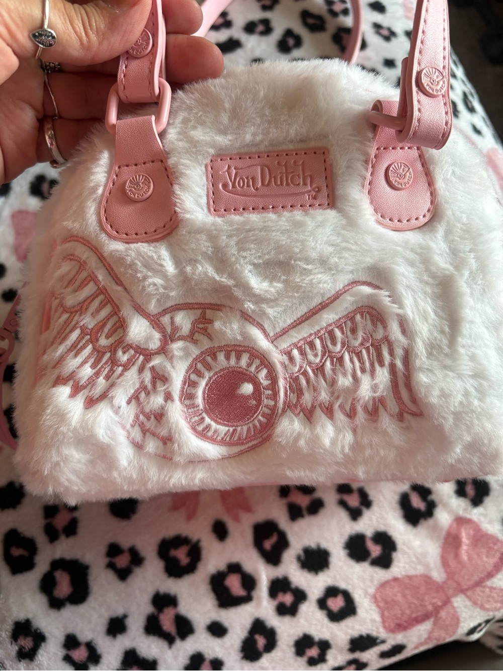 Von Dutch White Faux Fur Kids bowling bag with Pink Trim - Picture 3 of 5